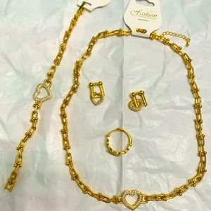 Hardware style accessories set